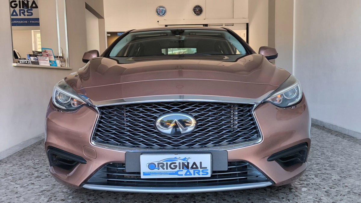 Infiniti Q30 1.5 diesel Business Executive (3)