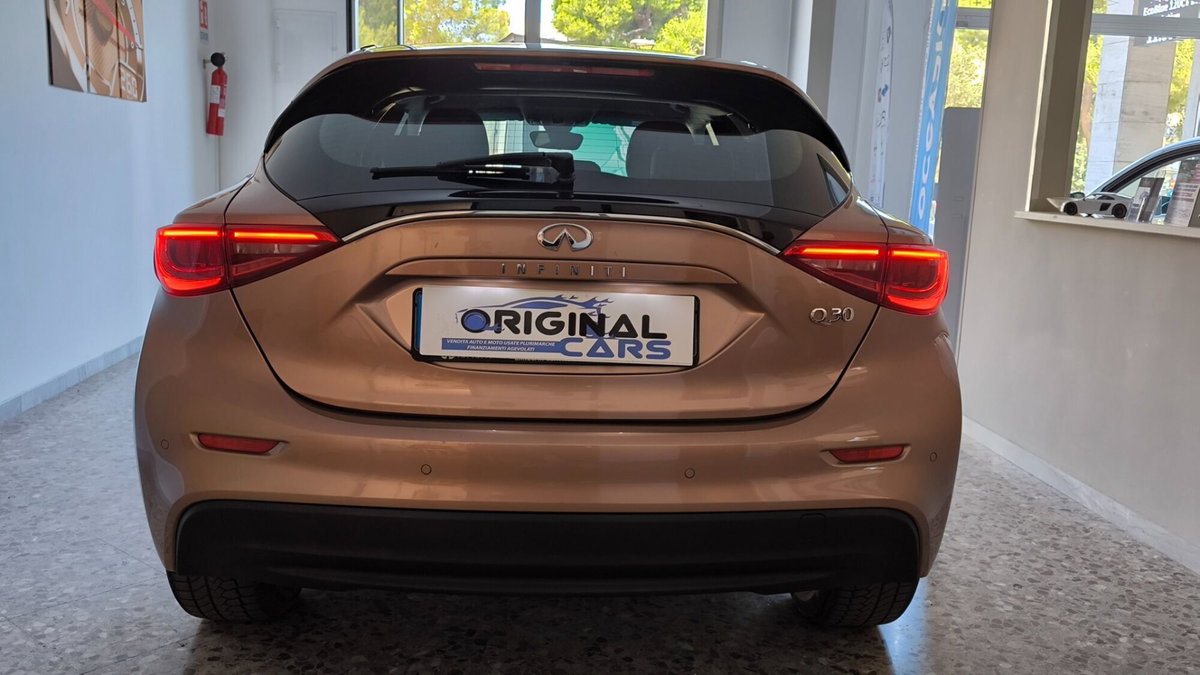 Infiniti Q30 1.5 diesel Business Executive (9)