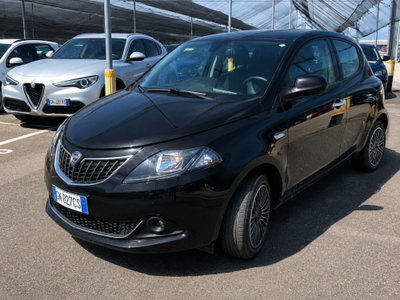 Lancia Ypsilon 1.0 FireFly 5 porte S&S Hybrid Silver Plus (3)