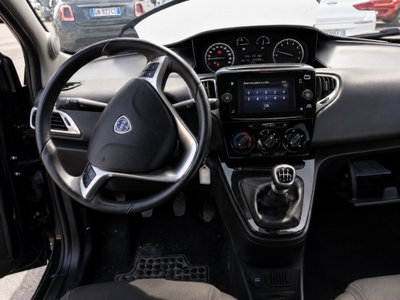 Lancia Ypsilon 1.0 FireFly 5 porte S&S Hybrid Silver Plus (5)