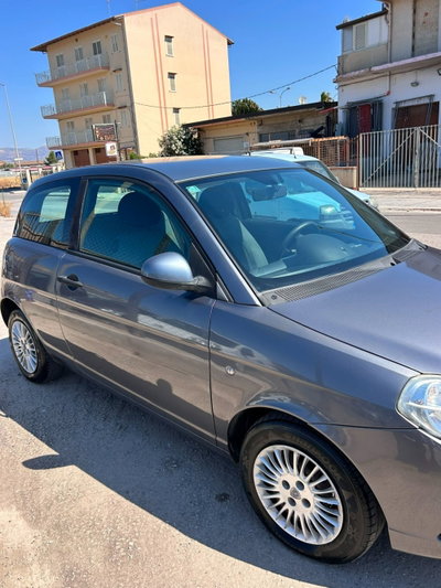 Lancia Ypsilon 1.2 Argento (2)