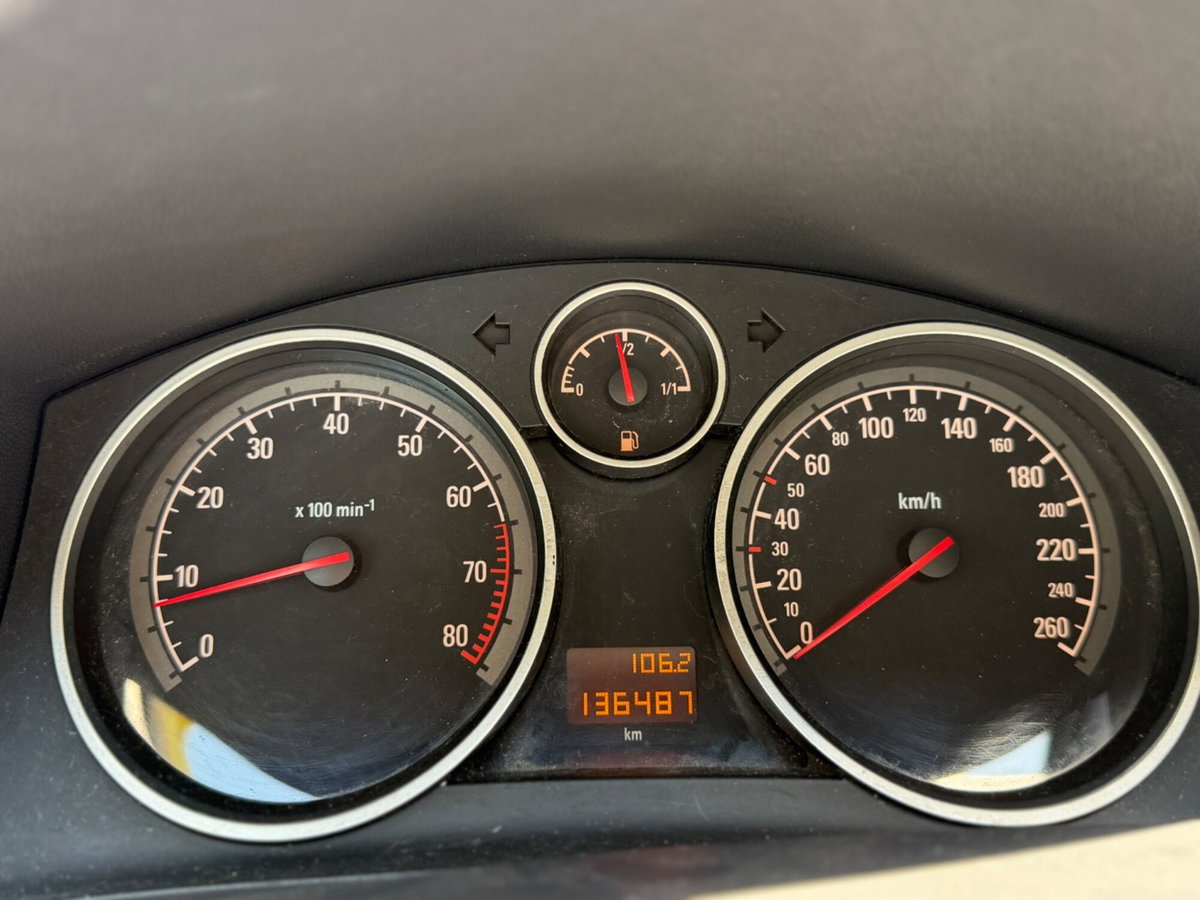 Opel Astra 1.4 16V Twinport 5 porte Enjoy (10)