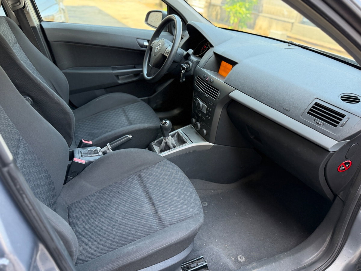 Opel Astra 1.4 16V Twinport 5 porte Enjoy (16)