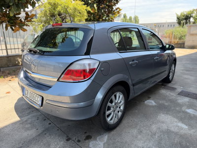 Opel Astra 1.4 16V Twinport 5 porte Enjoy (4)