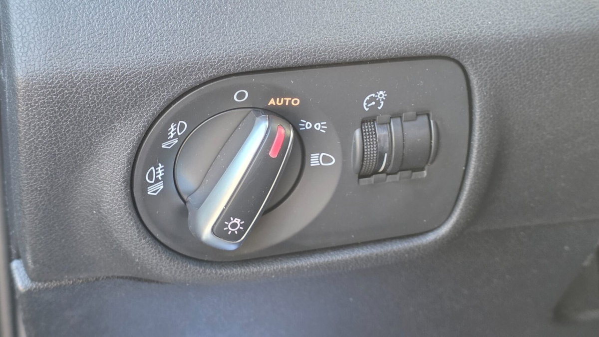 Audi A1 1.6 TDI S line edition (16)