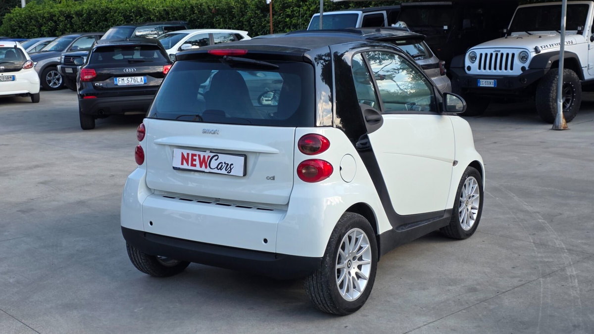 smart Fortwo 800 40 kW coupé pure cdi (6)
