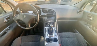 Peugeot 3008 1.6 HDi 115CV Active (11)
