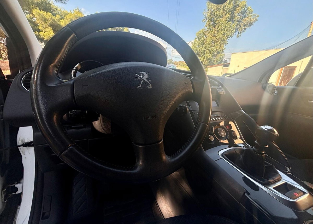 Peugeot 3008 1.6 HDi 115CV Active (14)