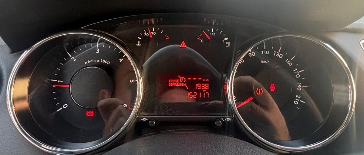 Peugeot 3008 1.6 HDi 115CV Active (15)