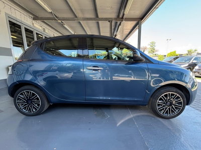 Lancia Ypsilon 1.0 FireFly 5 porte S&S Hybrid Alberta Ferretti (7)