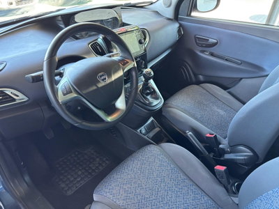 Lancia Ypsilon 1.0 FireFly 5 porte S&S Hybrid Alberta Ferretti (9)
