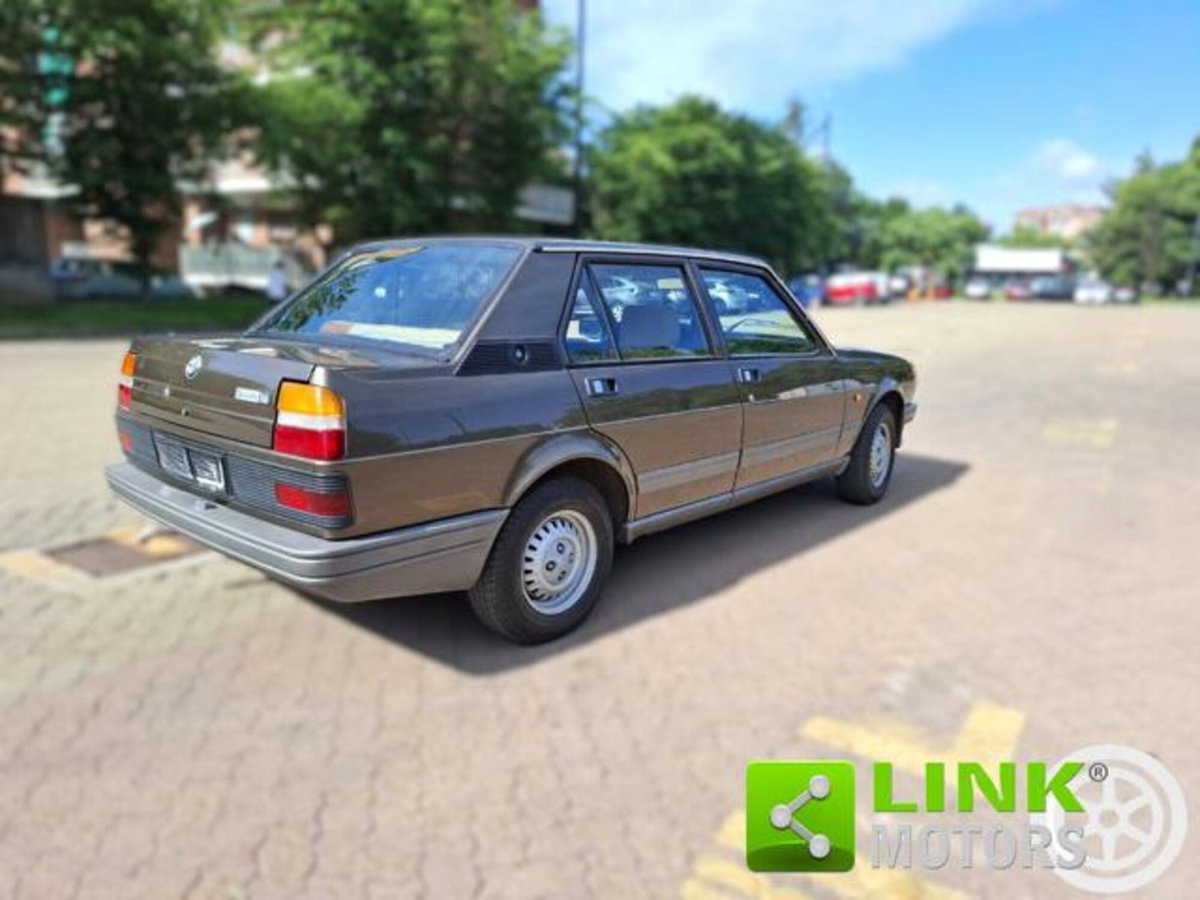 Alfa Romeo Giulietta 1.6 L (2)