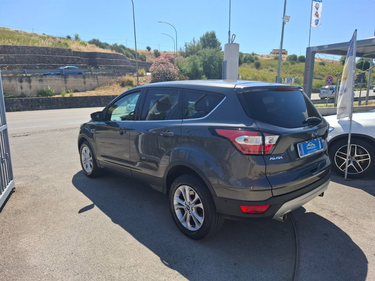 Ford Kuga 1.5 TDCI 120 CV S&S 2WD Powershift Edition (4)