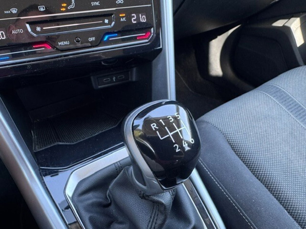 Volkswagen T-Roc 1.0 TSI Life (16)