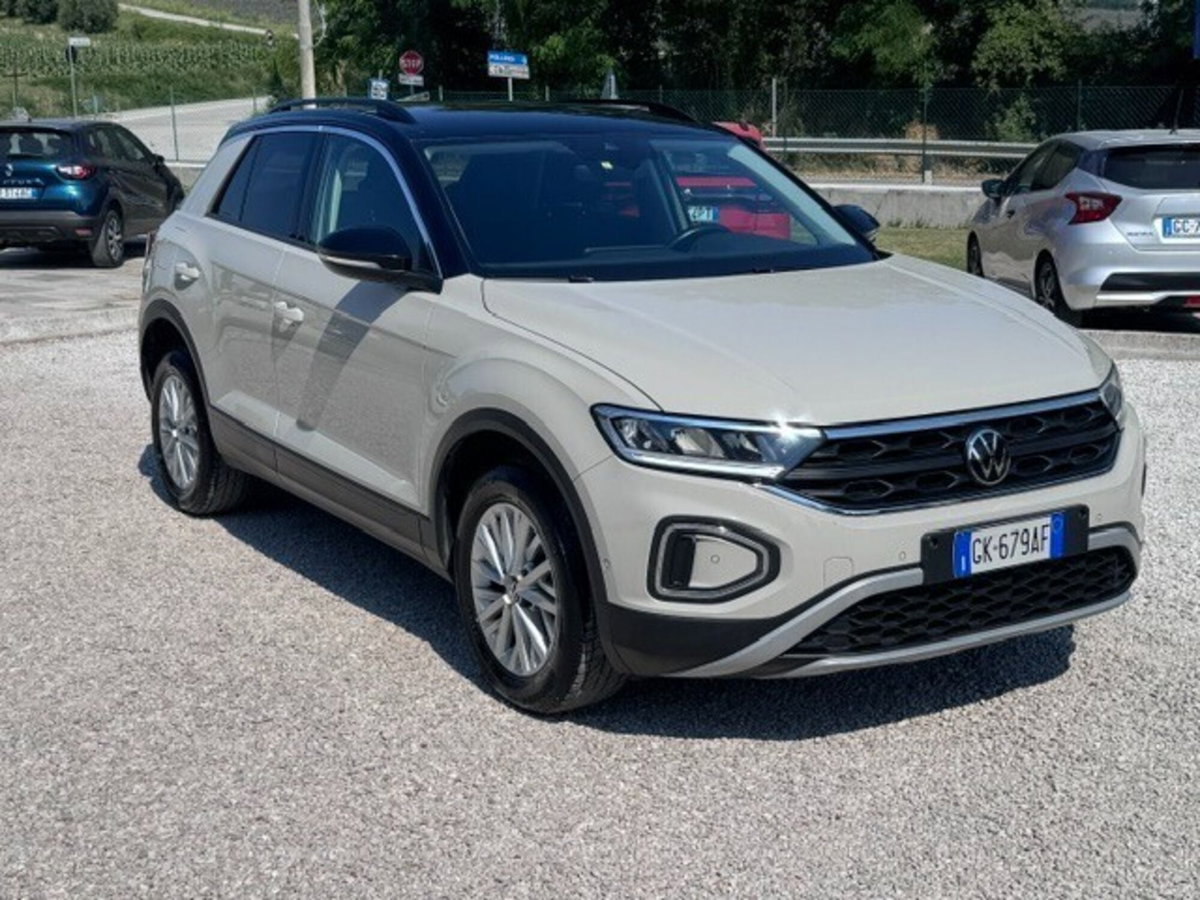 Volkswagen T-Roc 1.0 TSI Life (3)