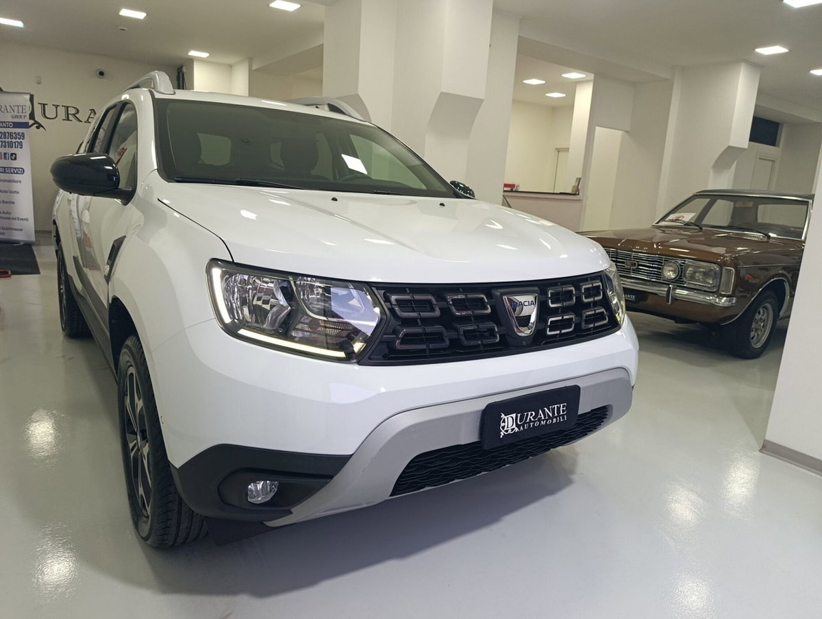 Dacia Duster 1.5 Blue dCi 8V 115 CV 4x4 15th Anniversary (2)