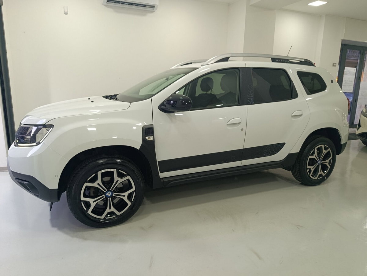 Dacia Duster 1.5 Blue dCi 8V 115 CV 4x4 15th Anniversary (4)