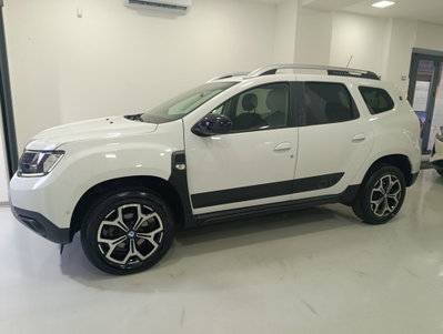 Dacia Duster 1.5 Blue dCi 8V 115 CV 4x4 15th Anniversary (4)