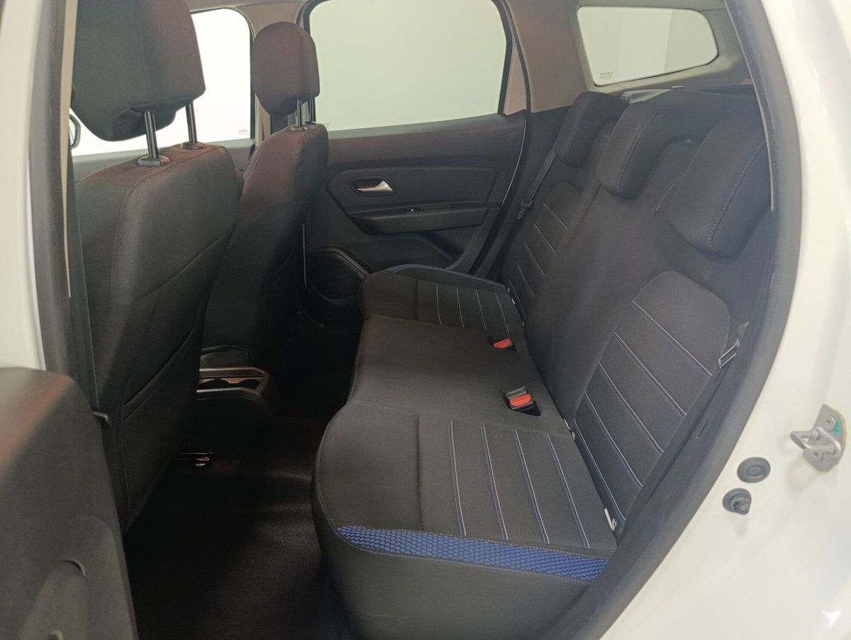 Dacia Duster 1.5 Blue dCi 8V 115 CV 4x4 15th Anniversary (9)