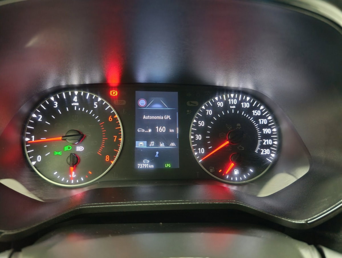 Renault Clio TCe 100 CV GPL 5 porte Equilibre (11)