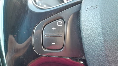 Renault Captur dCi 8V 90 CV EDC Start&Stop Energy Zen (8)
