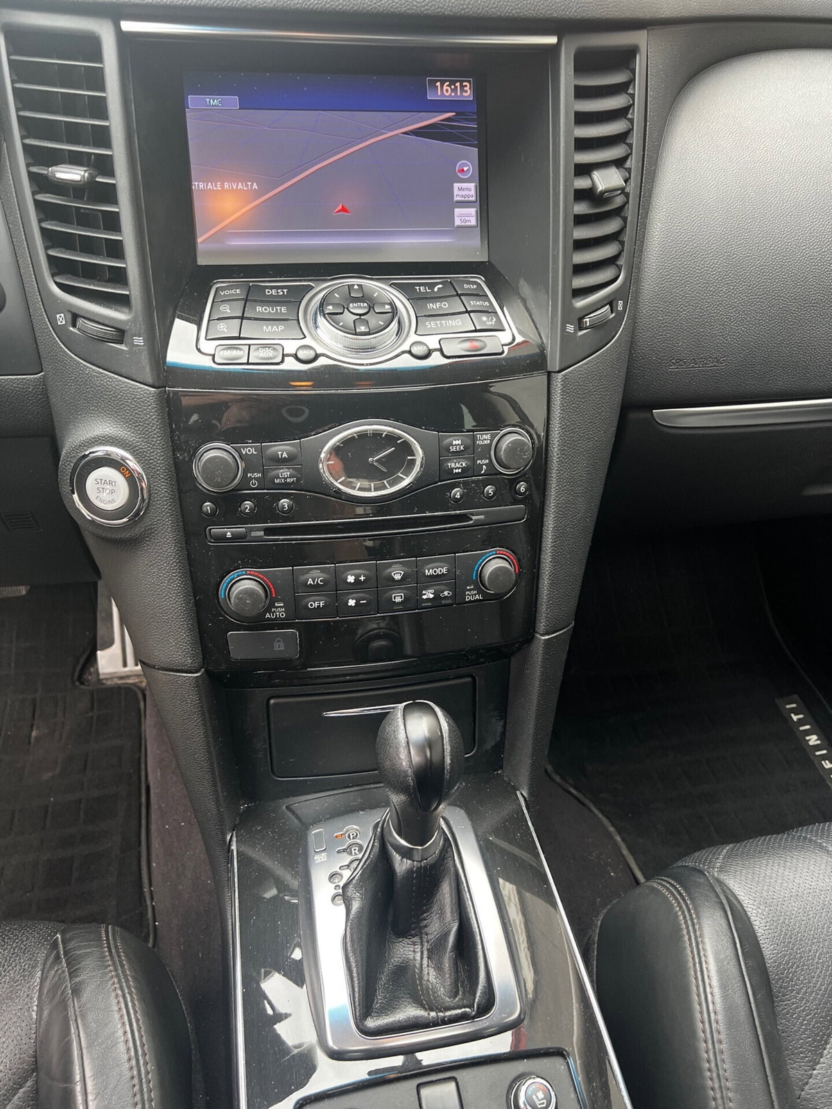 Infiniti FX FX30d S Premium (14)