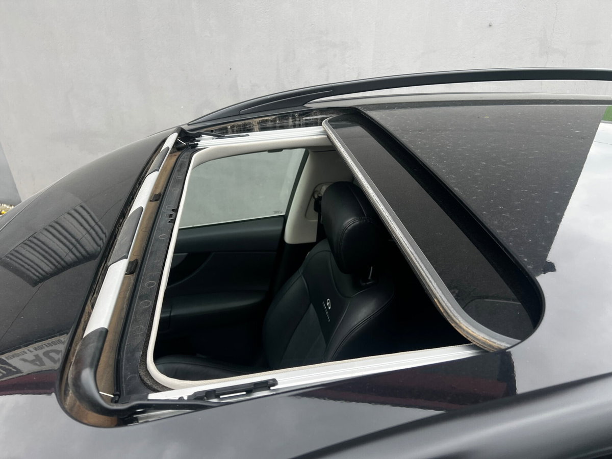 Infiniti FX FX30d S Premium (15)