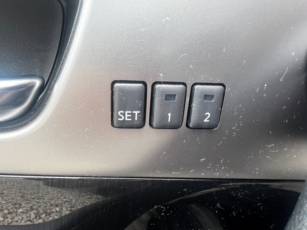 Infiniti FX FX30d S Premium (16)