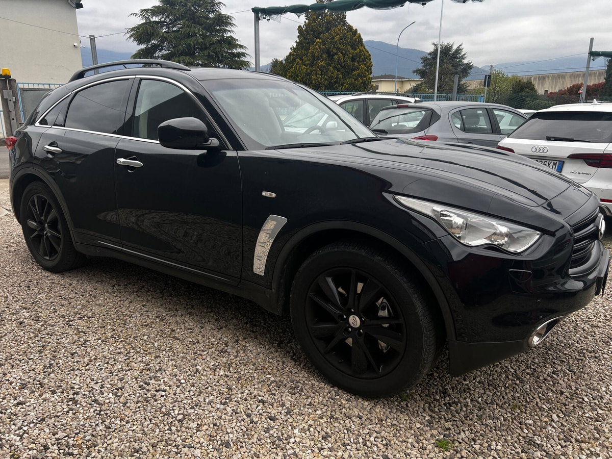 Infiniti FX FX30d S Premium (5)