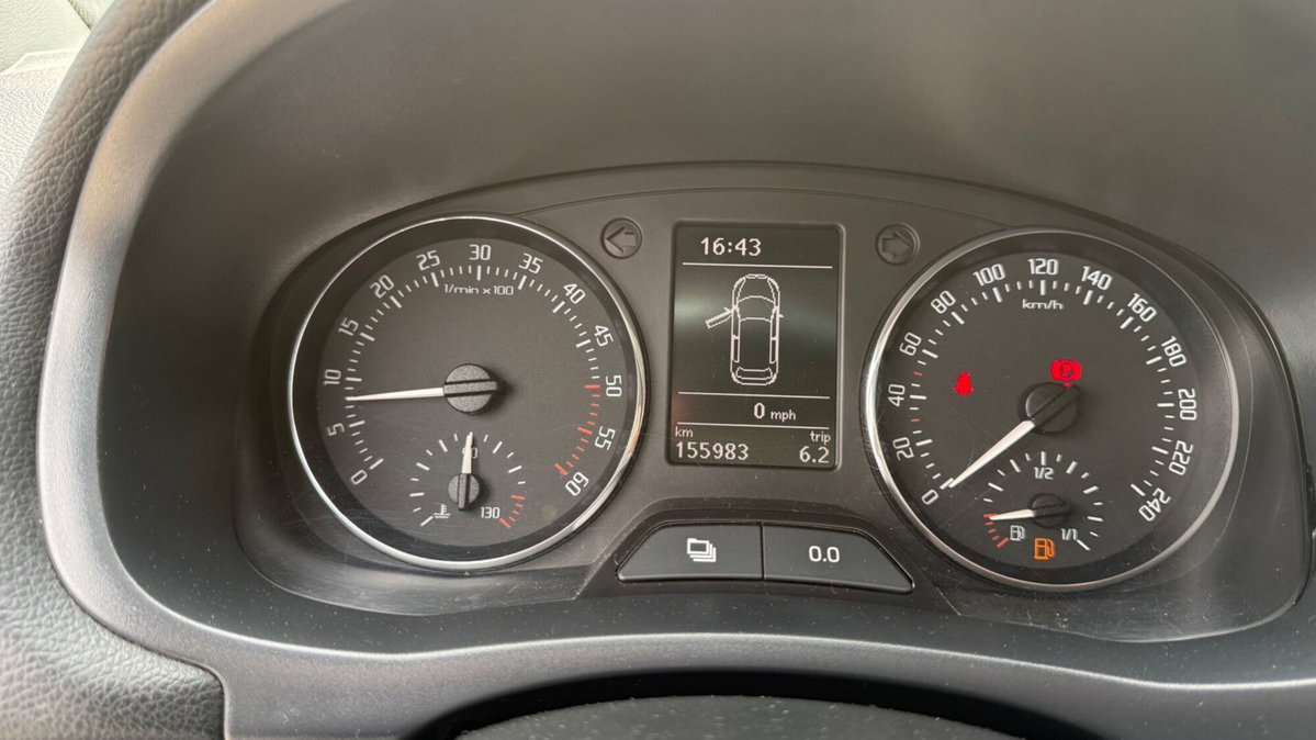 Skoda Roomster TDI CR 90CV Ambition (8)