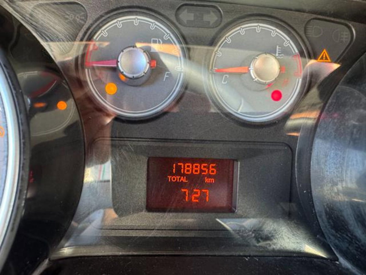 Fiat Punto Evo 1.3 Mjt 95 CV DPF 5 porte S&S Dualogic Dynamic (13)