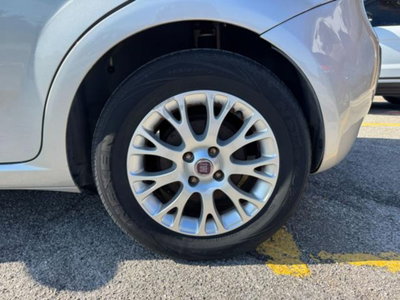 Fiat Punto Evo 1.3 Mjt 95 CV DPF 5 porte S&S Dualogic Dynamic (19)