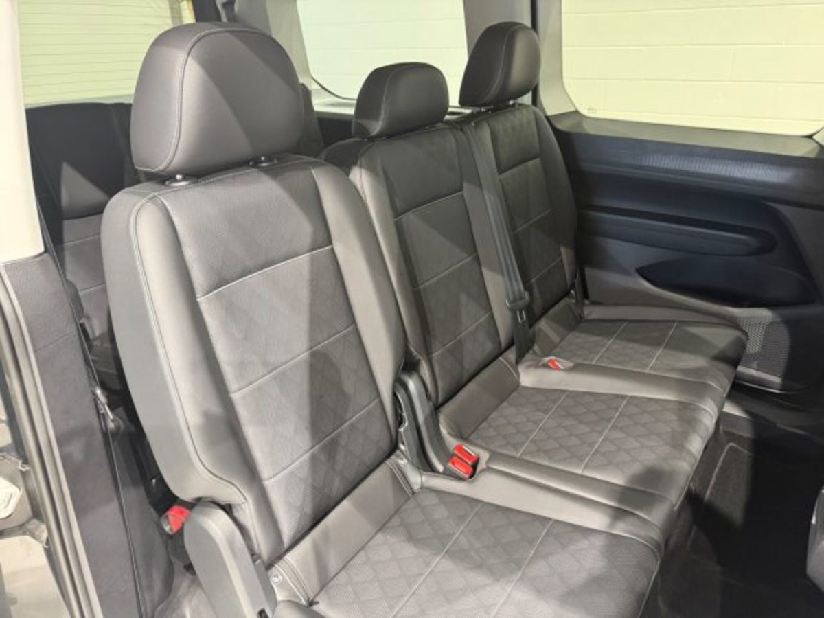 Ford Tourneo Connect 1.5 EcoBoost 114 CV Titanium (15)
