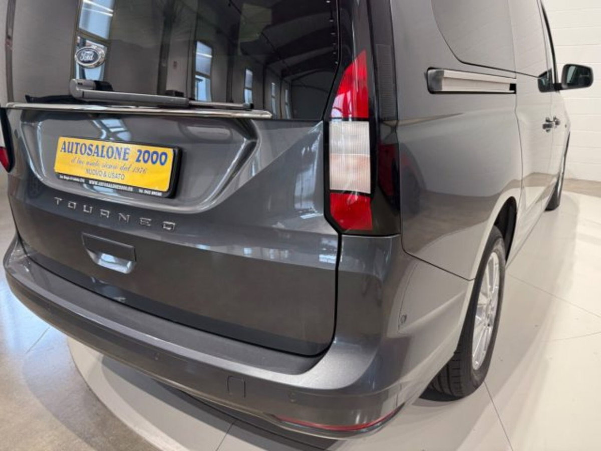 Ford Tourneo Connect 1.5 EcoBoost 114 CV Titanium (18)