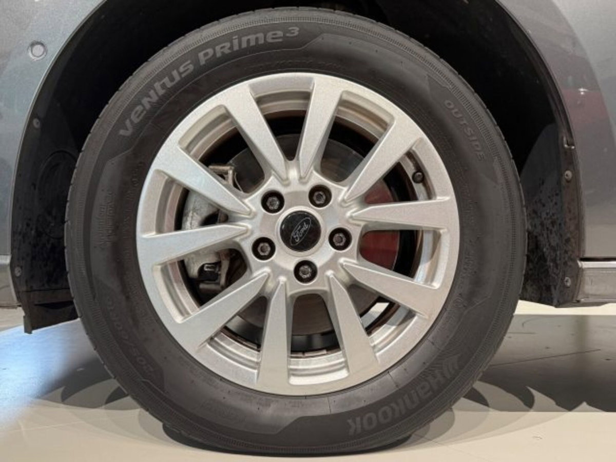 Ford Tourneo Connect 1.5 EcoBoost 114 CV Titanium (9)