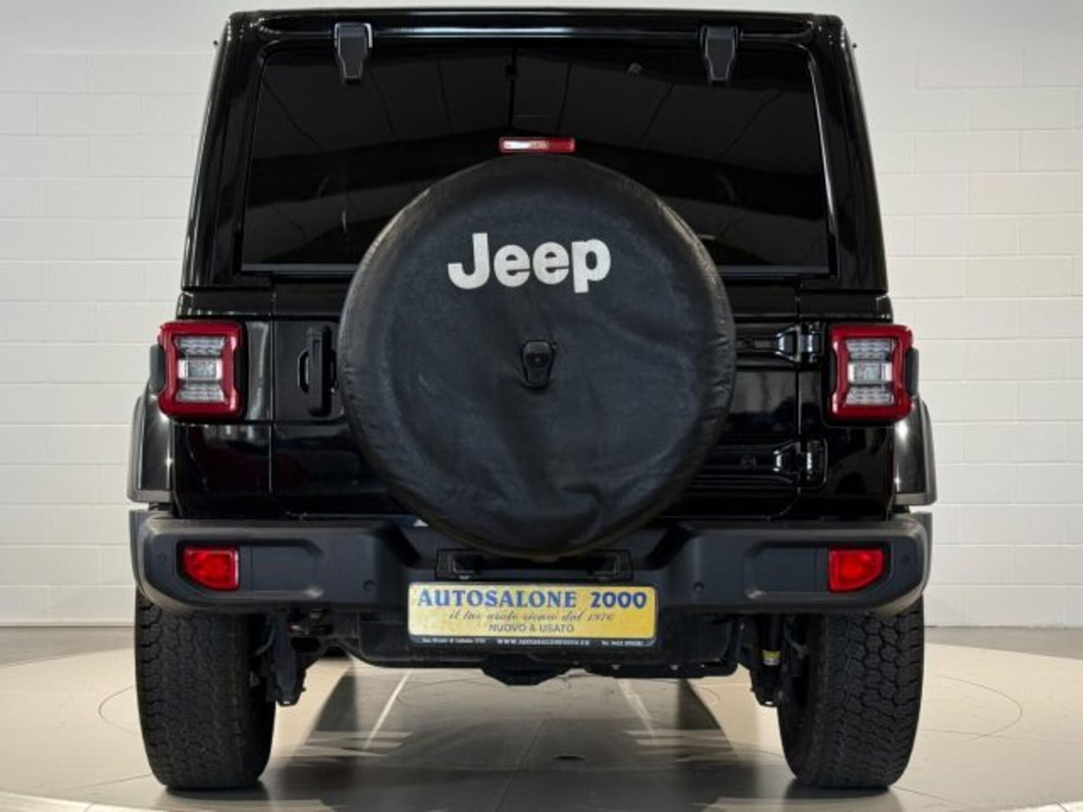 Jeep Wrangler Unlimited 2.2 Mjt II Sahara (3)
