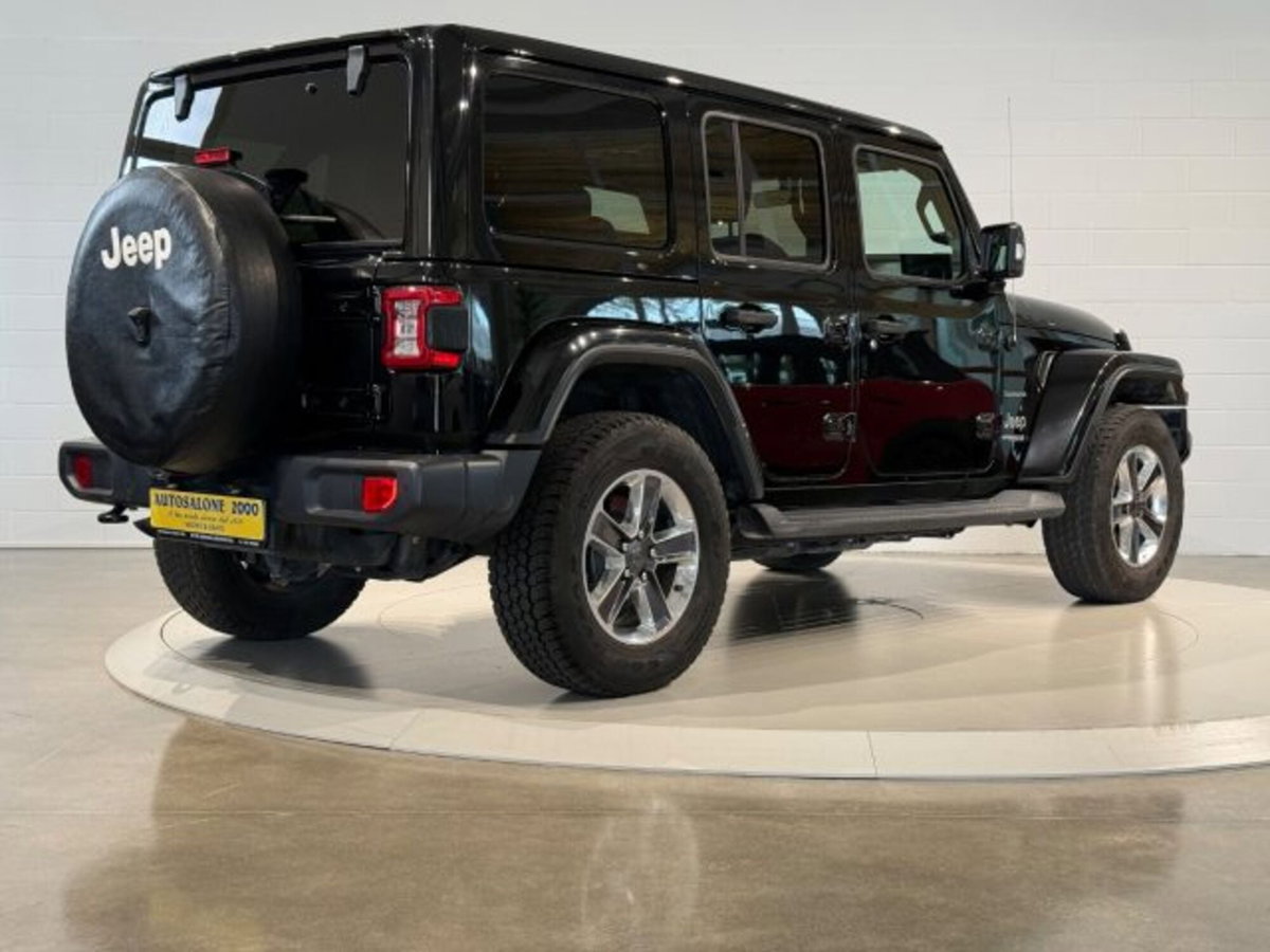 Jeep Wrangler Unlimited 2.2 Mjt II Sahara (4)