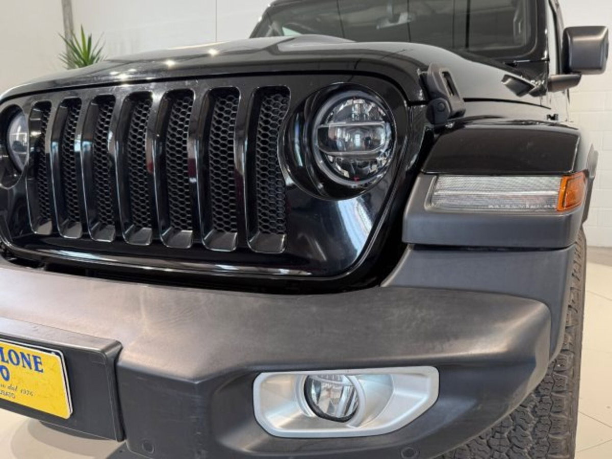 Jeep Wrangler Unlimited 2.2 Mjt II Sahara (9)