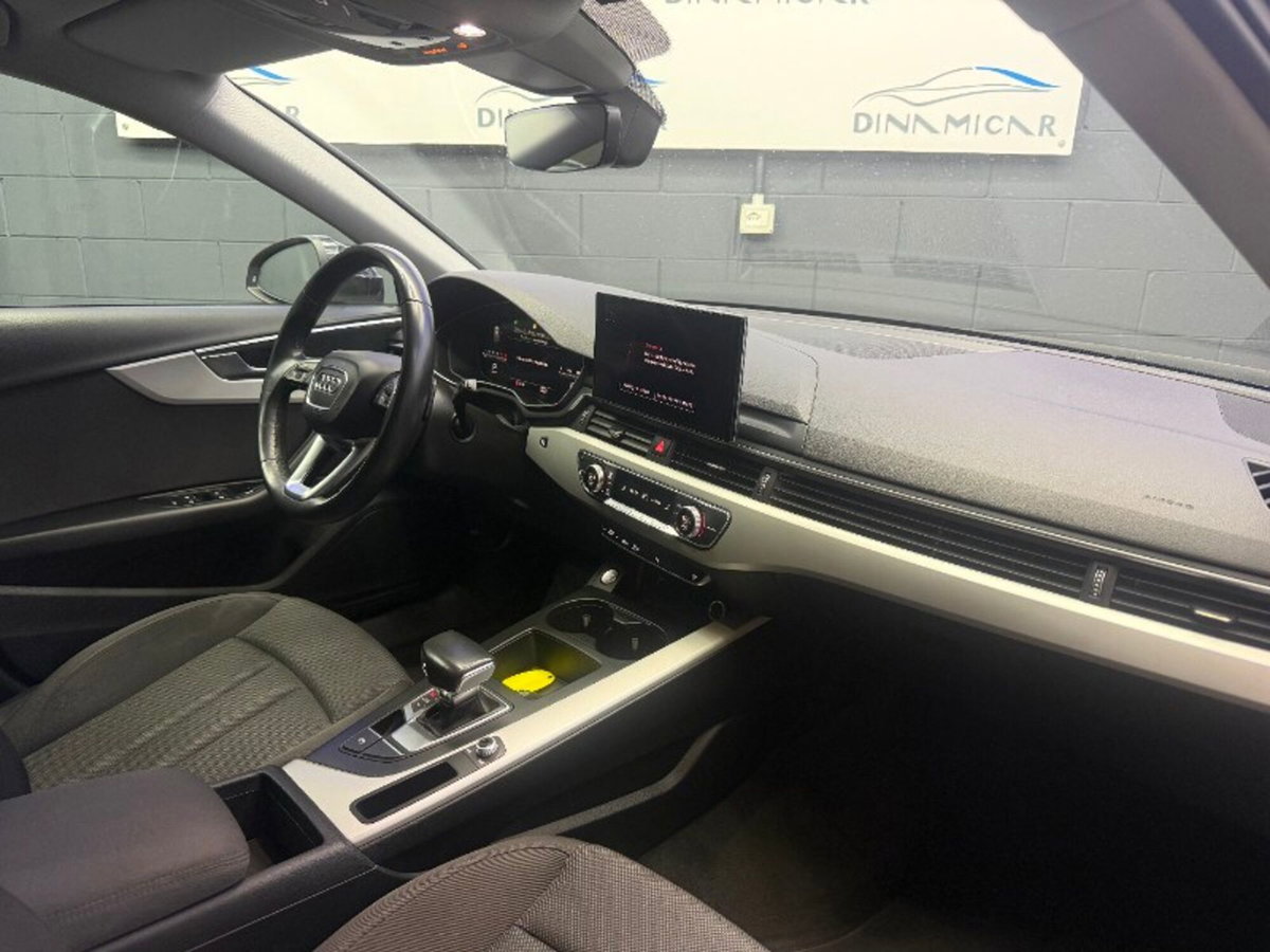 Audi A4 Avant 30 TDI/136 CV S tronic Business Advanced (10)