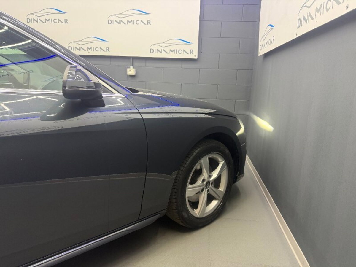 Audi A4 Avant 30 TDI/136 CV S tronic Business Advanced (7)