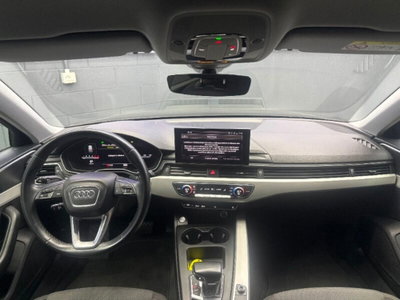 Audi A4 Avant 30 TDI/136 CV S tronic Business Advanced (9)