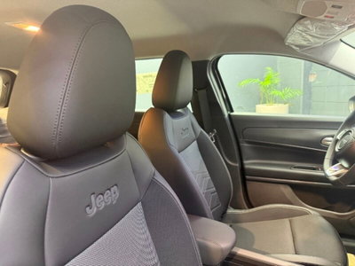Jeep Avenger 1.2 turbo Altitude fwd 100cv (10)