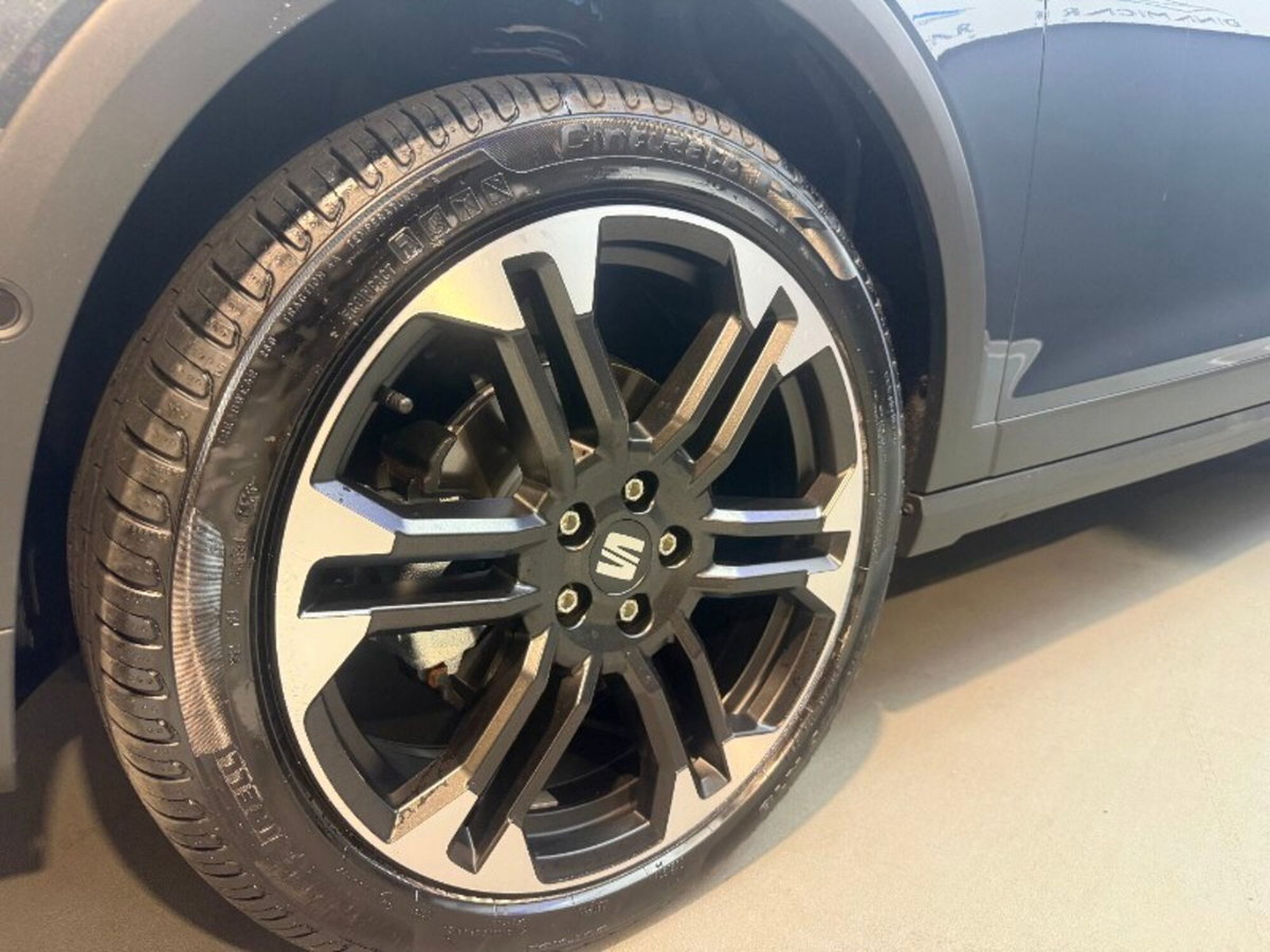 SEAT Arona 1.0 EcoTSI Black Edition (4)