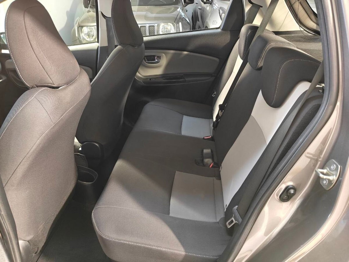 Toyota Yaris 1.5 Hybrid 5 porte Active (14)