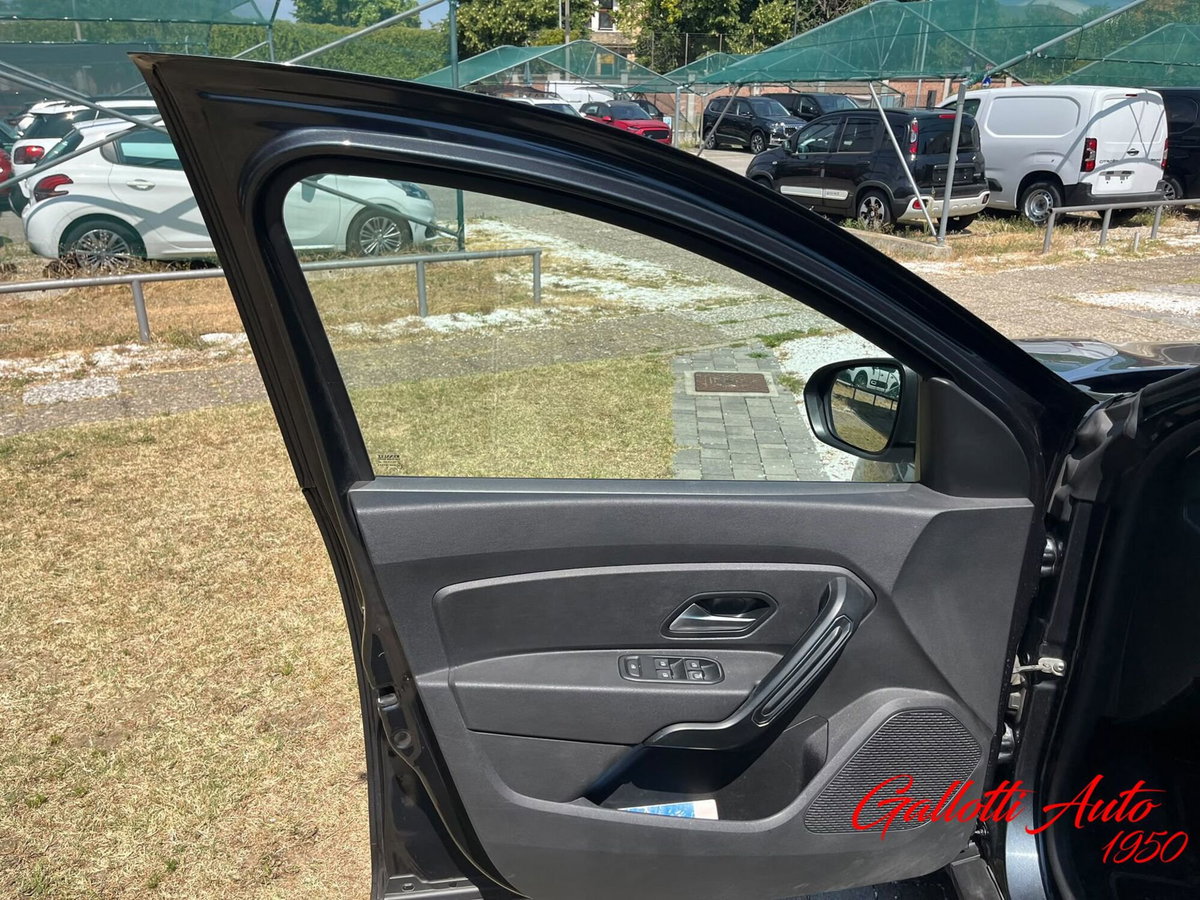 Dacia Duster 1.6 115CV Start&Stop 4x2 (17)