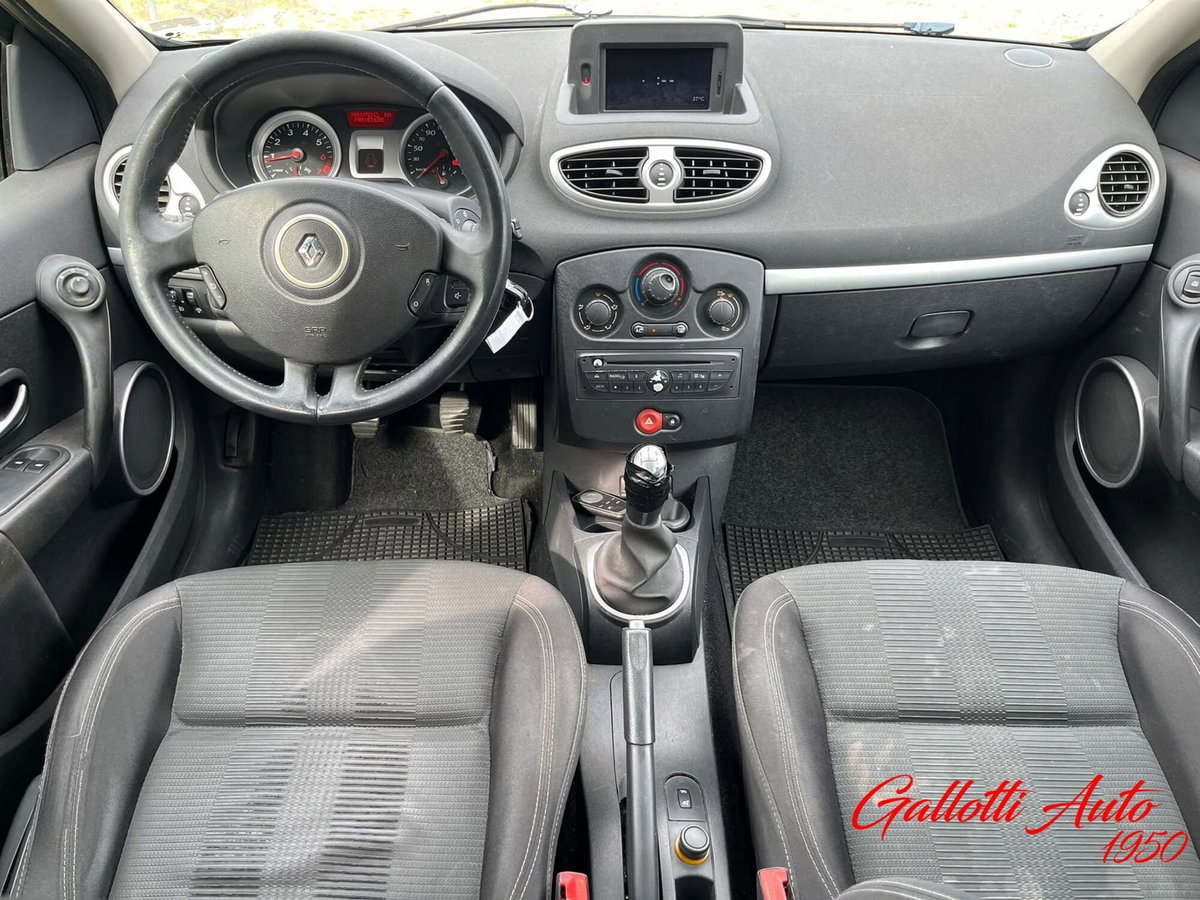 Renault Clio 1.2 75CV 5 porte Live (10)