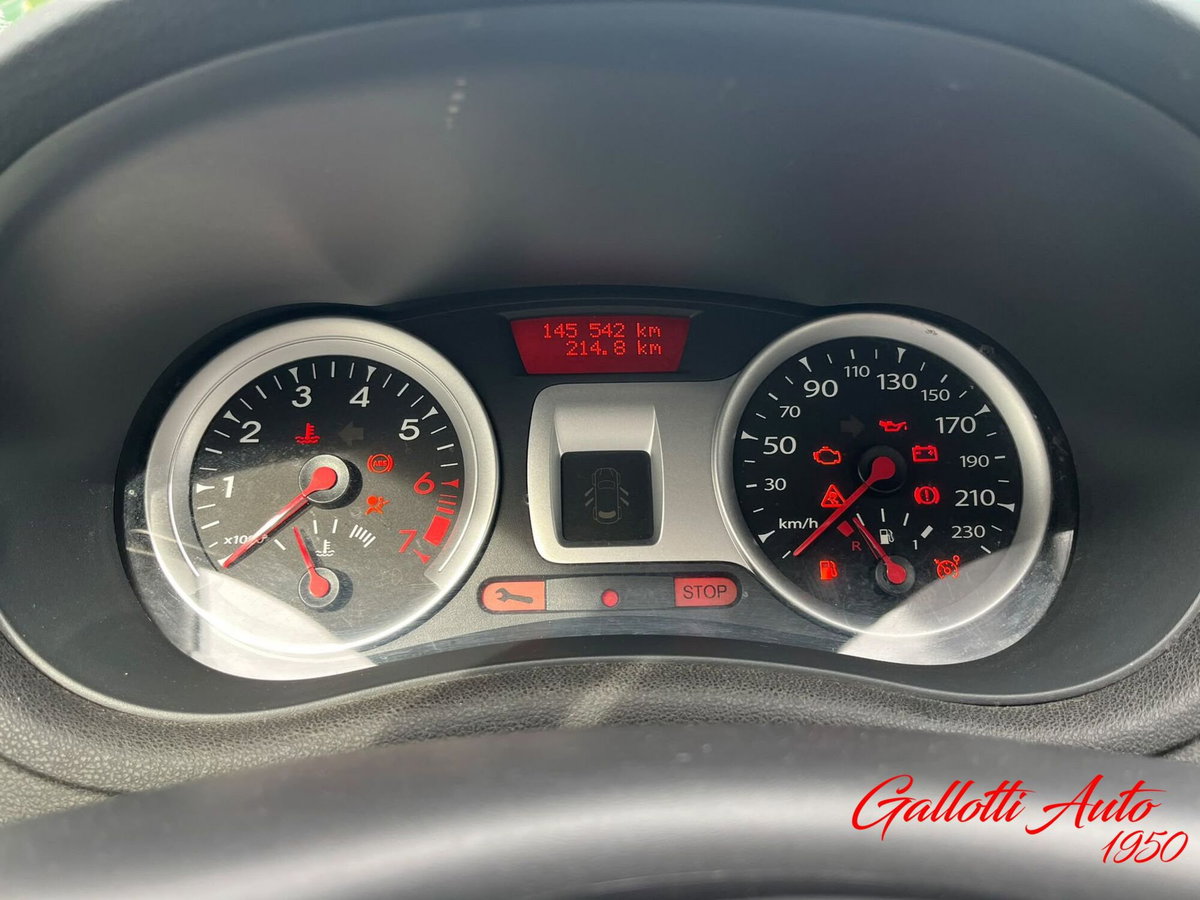 Renault Clio 1.2 75CV 5 porte Live (12)