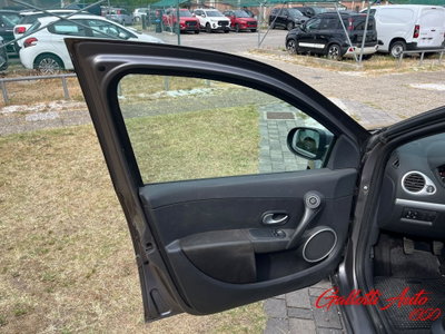 Renault Clio 1.2 75CV 5 porte Live (16)