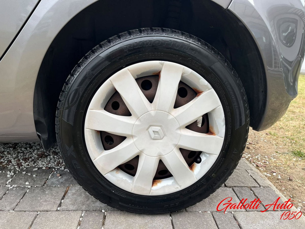 Renault Clio 1.2 75CV 5 porte Live (19)