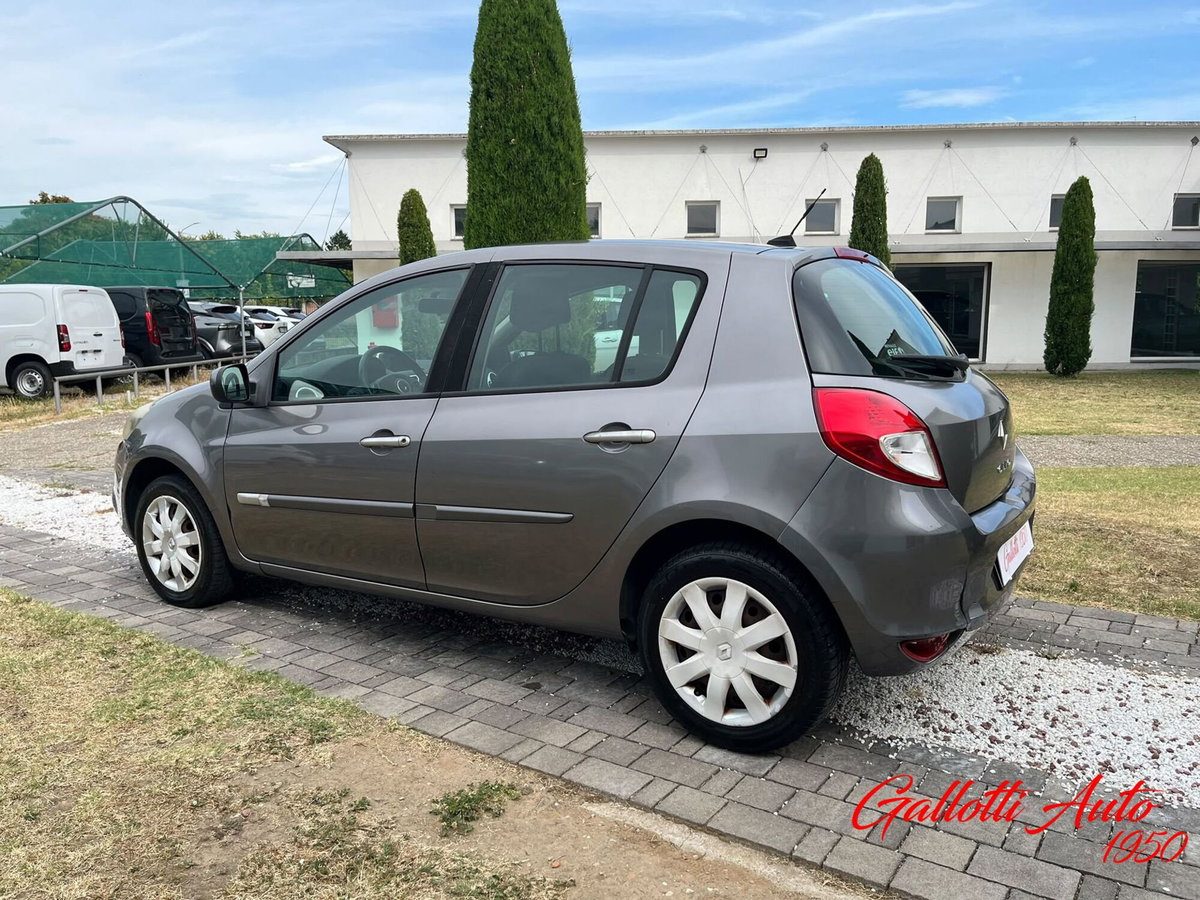 Renault Clio 1.2 75CV 5 porte Live (2)